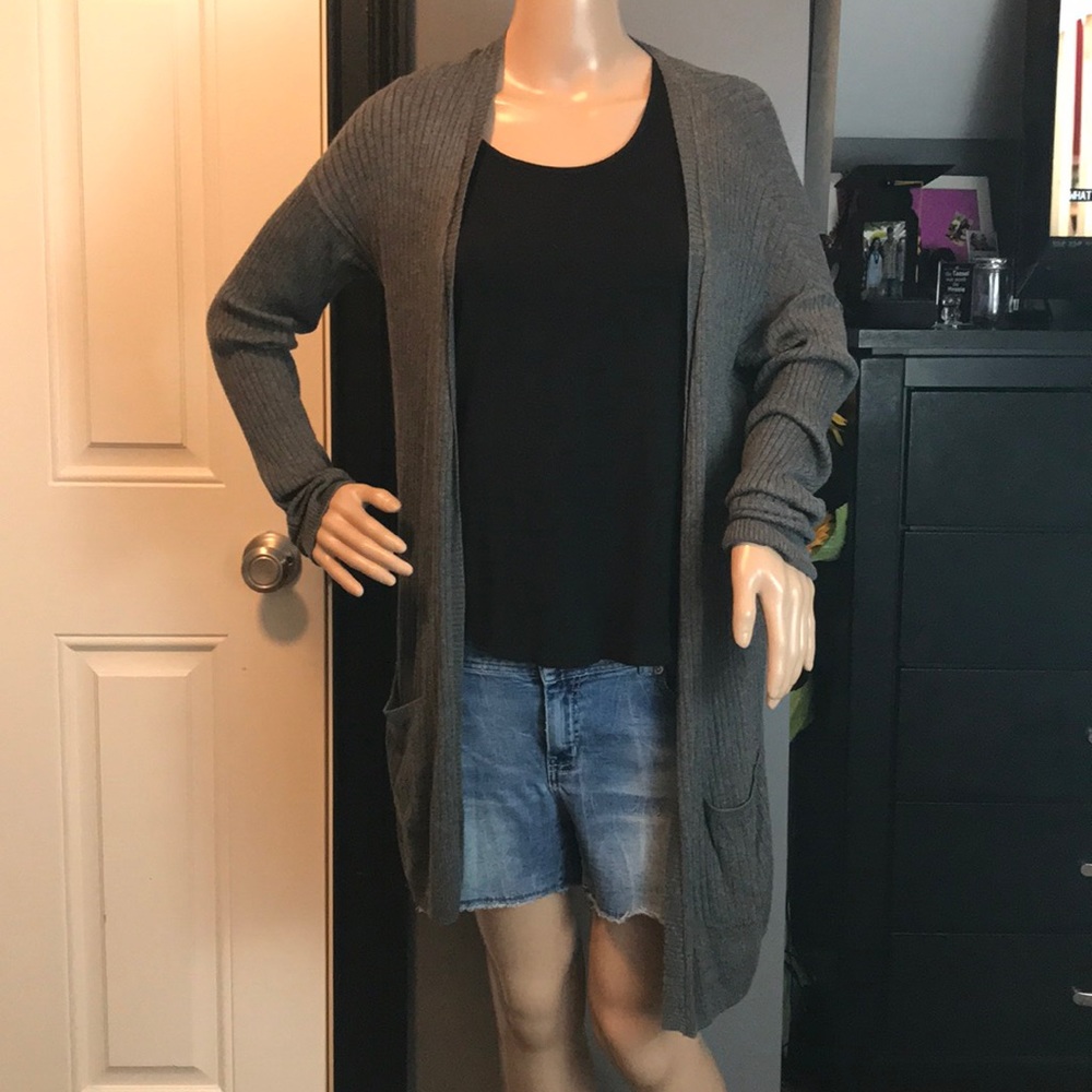Gray MUDD cardigan size medium with pockets. Soft